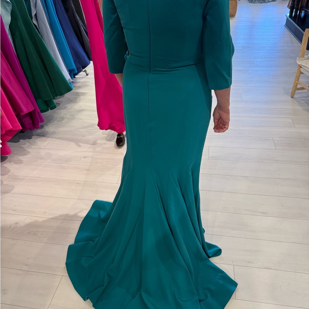 Elegant Teal Evening Gown